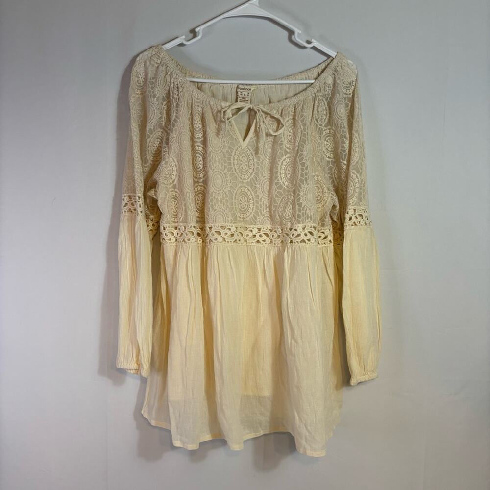 Sundance Cream Smocked Blouse with Tie Front Size Large BB0523